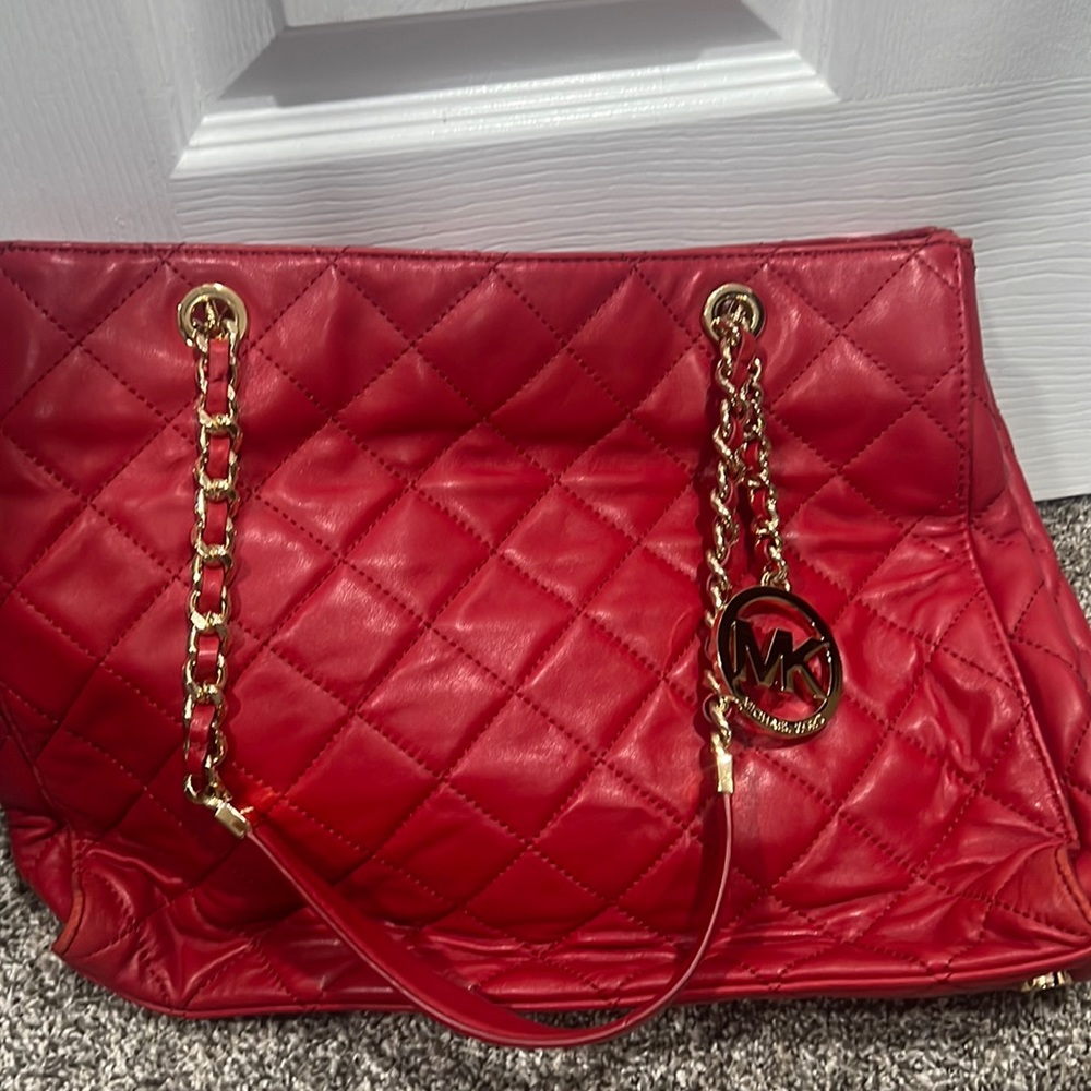 Micahel kors bag used once